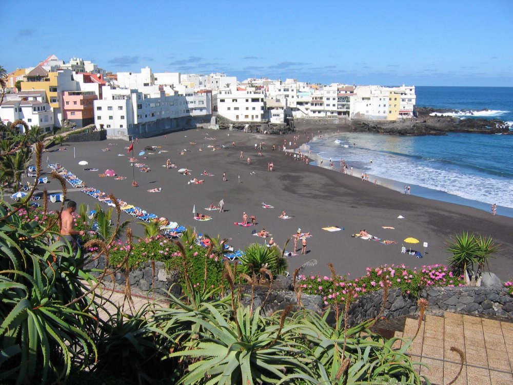 Санта де ла круз. Пуэрто-де-ла-Крус Тенерифе. Тенерифе Puerto de la Cruz. Пляж Пуэрто-де-ла-Крус. Пуэрто де ла Круз достопримечательности.