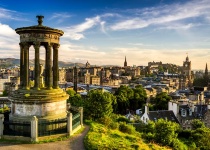 Skotský Edinburgh s odletem z Prahy nebo Vídně, a ubytováním v útulném 3* hotelu v centru města.od 3990 Kč